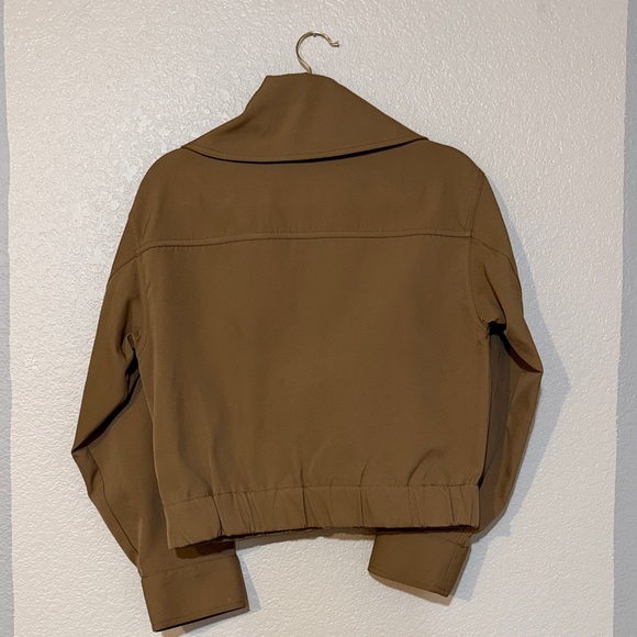 Ganni Tan Cropped Jacket with Wide Collar - Picture 5 of 6